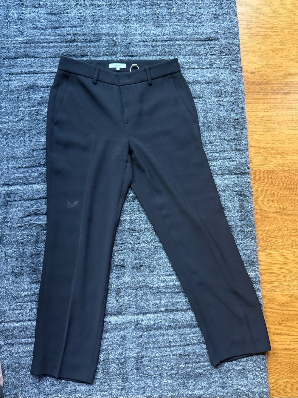 Vince women’s Black cropped black ankle length pant - Sleek